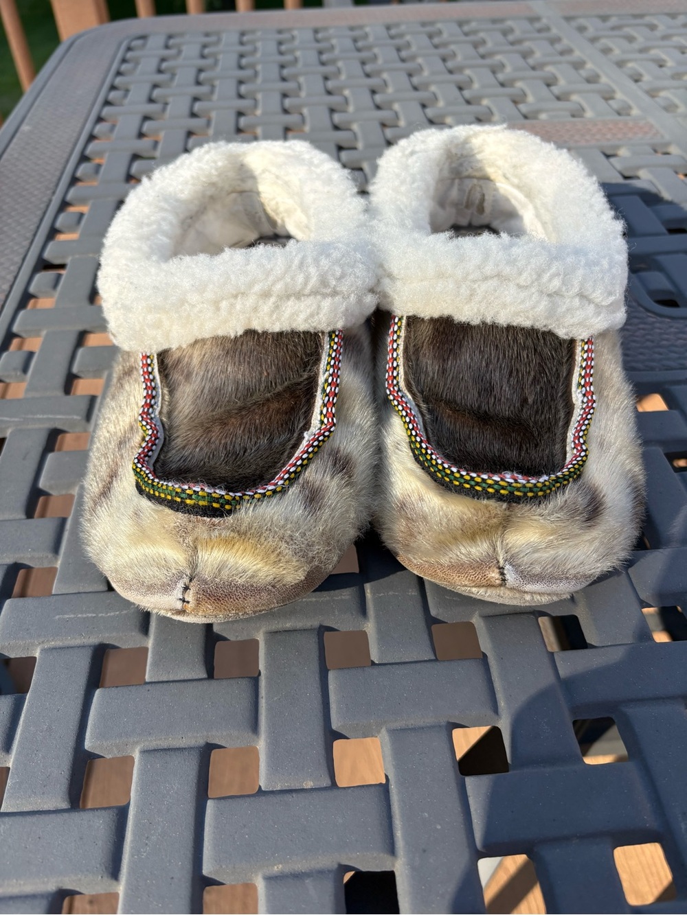 Reindeer Fur Shearling-Lined Slipper Moccasins - White & Brown Finland - Picture 11 of 13